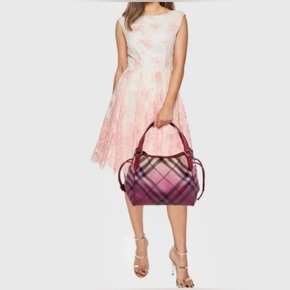 AUTHENTIC Burberry Raspberry Gradient Supernova Check Tote - Picture 2 of 16